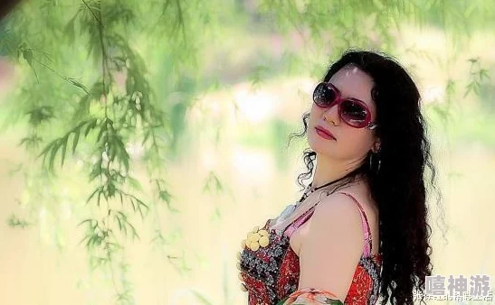 五十歲熟女亂伦:探讨中年女性在情感与性关系中的复杂心理与社会影响 五十歲熟女亂伦:探讨中年女性在情感与性关系中的复杂心理与社会影响