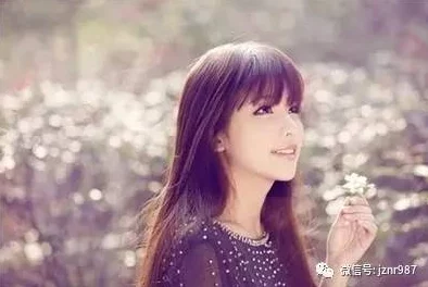 男生女生一起相嗟嗟嗟免费，传闻两人私下约会频繁，疑似恋情曝光引发热议！