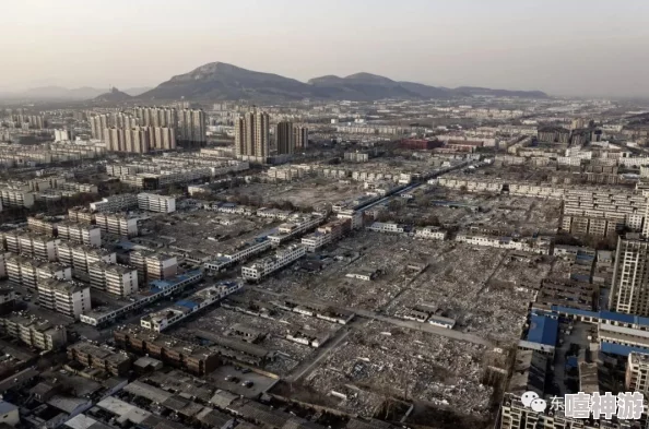 在繁华都市中,城中村刚从外面回来的两百元带来的温暖与希望让人感慨万千 在繁华都市中,城中村刚从外面回来的两百元带来的温暖与希望让人感慨万千