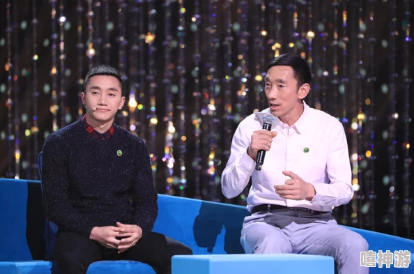 胖熊叔回酒店和小熊的交流：温馨时刻与深厚情谊，分享生活点滴与成长故事的美好瞬间