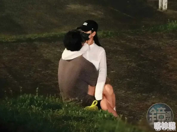 肥婆BBB搡BBBB搡搡搡:传闻她与圈内男星秘密约会,好友爆料两人关系亲密不已,引发网友热议! 肥婆BBB搡BBBB搡搡搡:传闻她与圈内男星秘密约会,好友爆料两人关系亲密不已,引发网友热议!