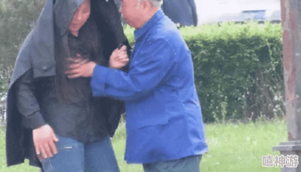 老头和老太的HD片:传闻背后隐藏着他们年轻时的爱情故事,竟然与当年的明星恋情有关! 老头和老太的HD片:传闻背后隐藏着他们年轻时的爱情故事,竟然与当年的明星恋情有关!
