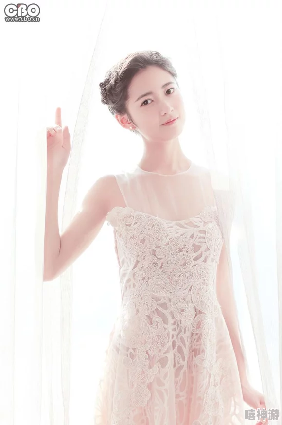 仙女肚子里面满满的都是精华,传闻她与神秘男星秘密交往,背后故事令人惊讶! 仙女肚子里面满满的都是精华,传闻她与神秘男星秘密交往,背后故事令人惊讶!