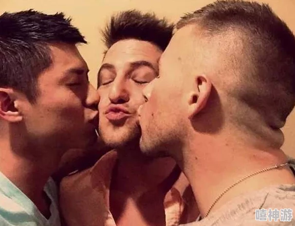 Gay被猛男cao精品宏，揭示了当代性别认同与社会接受度的复杂关系