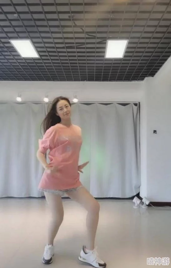 女人张开腿涩涩秘 打卜克：揭示女性自我探索与情感表达的新趋势引发热议