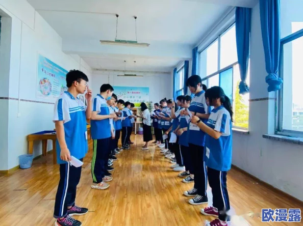 校花自-慰：心理健康与自我认知的重要性，促进青少年身心全面发展与情感理解