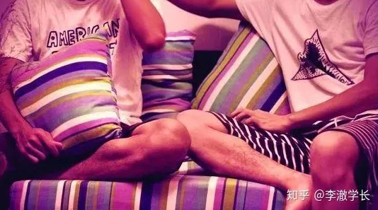 老头和老头光屁股Gay老头乐:网友热议这一现象,认为社会对多元文化的包容性正在增强,同时也引发了关于传统观念的反思 老头和老头光屁股Gay老头乐:网友热议这一现象,认为社会对多元文化的包容性正在增强,同时也引发了关于传统观念的反思