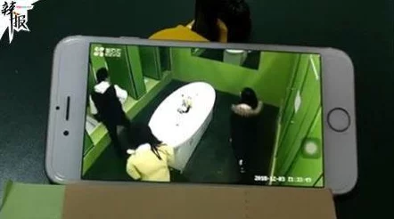 沟厕盗撮引发热议:网友纷纷表示应加强公共场所监控与隐私保护,呼吁严惩违法行为以维护社会安全 沟厕盗撮引发热议:网友纷纷表示应加强公共场所监控与隐私保护,呼吁严惩违法行为以维护社会安全