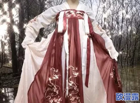 汉服全开襟啪啪做运动,传统与现代结合的时尚潮流引发年轻人热议与参与 汉服全开襟啪啪做运动,传统与现代结合的时尚潮流引发年轻人热议与参与