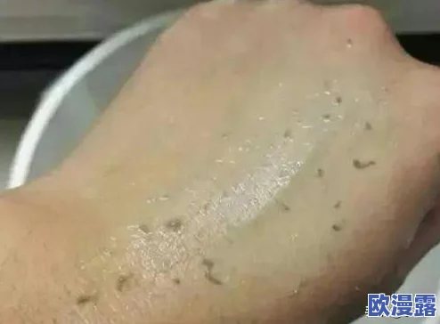 夫洗澡公侵犯了我，网友热议：如何保护女性安全？社会应加强对公共场所的监管与教育！