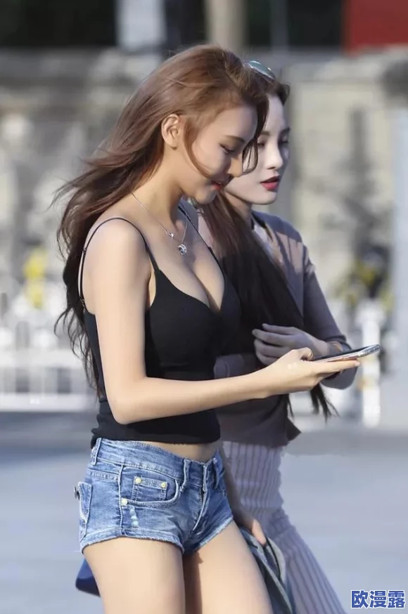 美女露出100%奶光无遮挡!疑似是某位知名女星在私下与富商开房时被偷拍,引发了网友的热议 美女露出100%奶光无遮挡!疑似是某位知名女星在私下与富商开房时被偷拍,引发了网友的热议