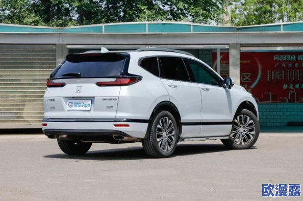 艳照张柏XXXHDXXX：最新进展揭示事件背后的真相与影响，公众反应热烈，引发广泛讨论与关注