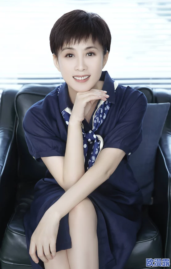 张悠雨玉门大开：在这场盛大的活动中，张悠雨以其独特的艺术风格和深厚的文化底蕴，为观众呈现了一幅幅动人的画卷