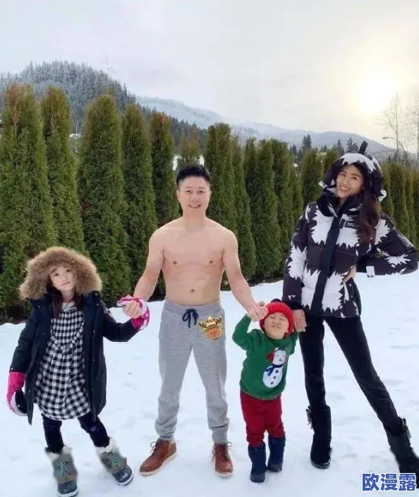 小坤坤伸入坎坎,被曝八卦绯闻,网友热议其神秘身世和情感生活变化 小坤坤伸入坎坎,被曝八卦绯闻,网友热议其神秘身世和情感生活变化