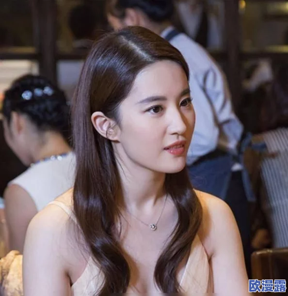 男生女生一起嗟嗟嗟男生会痛吗？探讨男女在情感表达中的差异与共鸣，分析男性在面对情感时的真实感受
