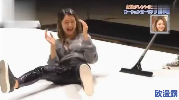 美女被 -吸-乳-脱内内游戏，玩家挑战极限，感受刺激与乐趣的完美结合！