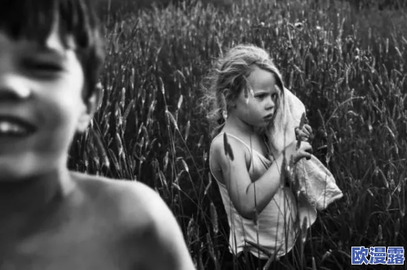 小萝莉裸体:探讨儿童艺术表现中的纯真与社会反应,如何在保护儿童权益的同时欣赏其天真无邪的创作 小萝莉裸体:探讨儿童艺术表现中的纯真与社会反应,如何在保护儿童权益的同时欣赏其天真无邪的创作