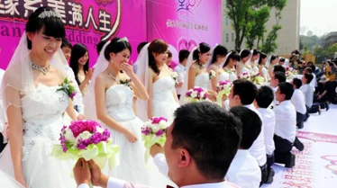 震惊!参加学弟婚礼新娘t字裤完整版,竟引发全场议论,让人对婚礼产生了不同看法! 震惊!参加学弟婚礼新娘t字裤完整版,竟引发全场议论,让人对婚礼产生了不同看法!