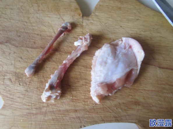 两个男生做酿酿酱酱酱，意外发现独特配方引发朋友们的热烈讨论与尝试