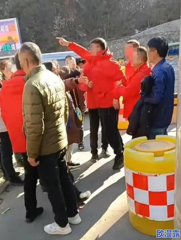 售票员用b验票+尺寸,竟然被发现私自修改票据,引发乘客热议与不满! 售票员用b验票+尺寸,竟然被发现私自修改票据,引发乘客热议与不满!