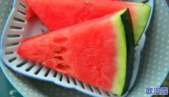 51吃瓜今日吃瓜必吃胖猫吃瓜中心，分享各种美味的西瓜品种，让你在炎热夏季尽情享受清凉与甜蜜