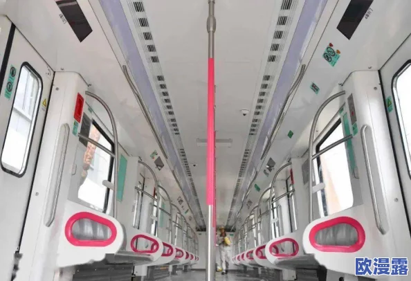 坤坤戳桃子留牛奶"引发网友热议,背后隐藏的秘密竟是这样,让人震惊不已! 坤坤戳桃子留牛奶"引发网友热议,背后隐藏的秘密竟是这样,让人震惊不已!