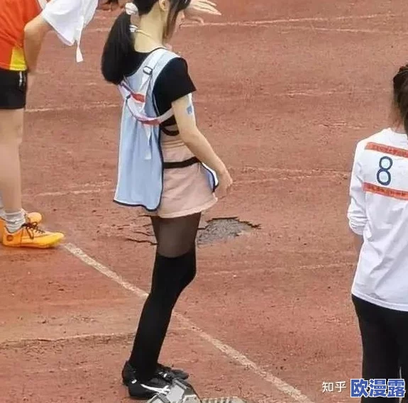 大學生白襪體育生JJ宿舍生活日常：運動訓練、友情互助與學業挑戰的精彩瞬間