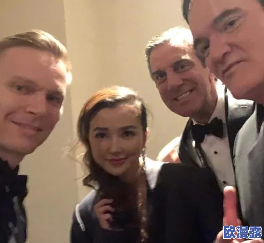 网友自拍x77二区：社交媒体热潮引发关注，年轻人如何通过自拍表达自我与个性？