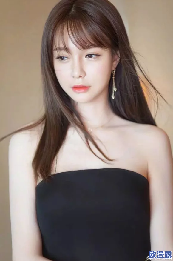 丫头牦户一张一合,惊曝酥胸真相,背后隐藏巨额财富与情感纠葛! 丫头牦户一张一合,惊曝酥胸真相,背后隐藏巨额财富与情感纠葛!