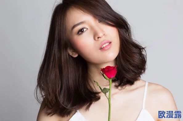 女邻居的好紧好爽，竟然引发了整个小区的热议，大家纷纷讨论她背后的秘密与惊人故事！