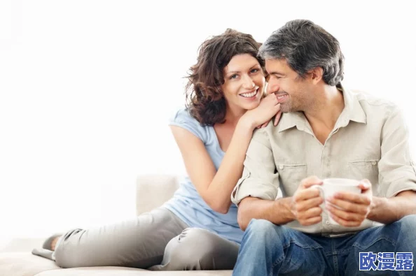 两男一女可以提升夫妻感情吗?探讨亲密关系中的开放性与信任对婚姻质量的影响及心理学视角 两男一女可以提升夫妻感情吗?探讨亲密关系中的开放性与信任对婚姻质量的影响及心理学视角