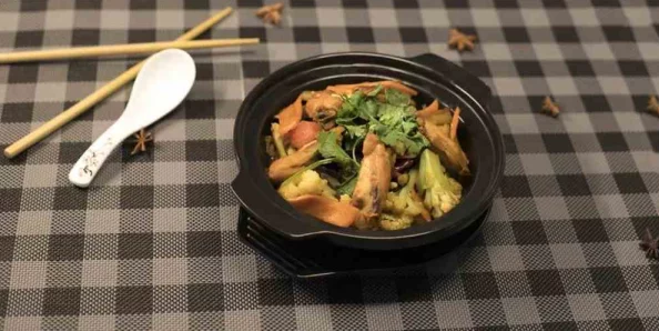 晓可耐勾搭外卖，推出全新健康餐品系列，满足你的味蕾与营养需求，让每一餐都充满惊喜！