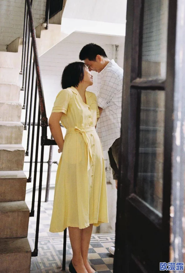 边亲边爱：最新动态揭示情侣间的互动与情感发展，探讨如何在关系中保持热度与新鲜感