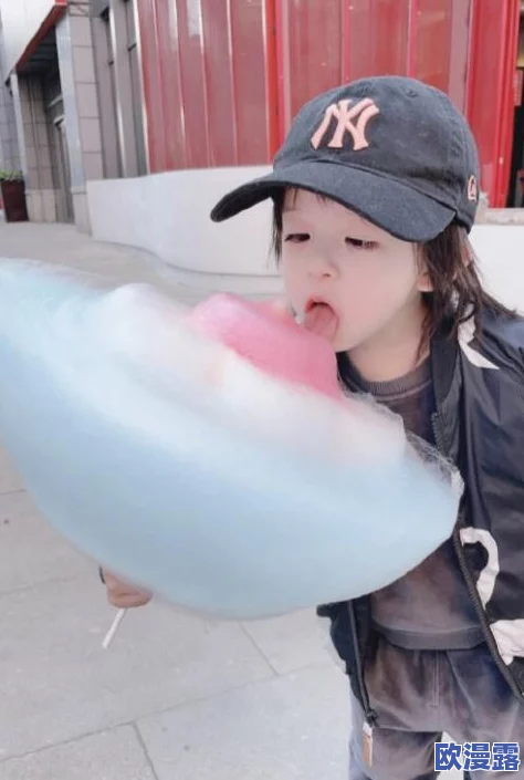 舌头去添女人下面免费视频:最新动态显示该视频在社交平台上引发热议,许多网友分享了自己的看法和体验 舌头去添女人下面免费视频:最新动态显示该视频在社交平台上引发热议,许多网友分享了自己的看法和体验