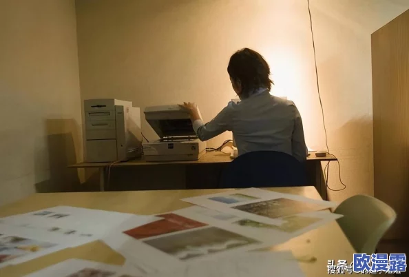 麻豆国产丝袜白领秘书观看，网友纷纷表示这种内容过于低俗，不符合职场形象，影响社会风气