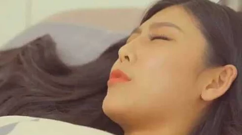 舔女生视频在线:最新动态与热门视频分享,带你了解当下最受欢迎的内容和趋势 舔女生视频在线:最新动态与热门视频分享,带你了解当下最受欢迎的内容和趋势