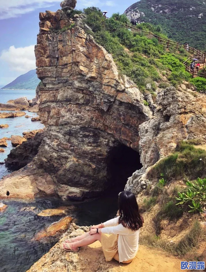 海角 披风：在神秘的海岸线上，探寻披风背后的故事与传说，感受自然与人文的交融之美
