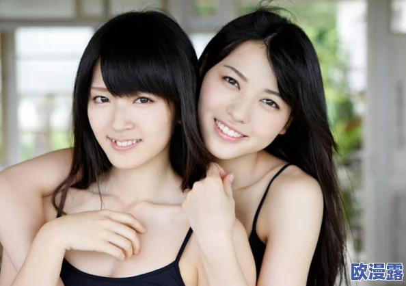 日本夏冰寒说：美女的胸又www又黄的网站，近日引发热议，网友们纷纷讨论其内容和影响，相关话题在社交媒体上持续升温