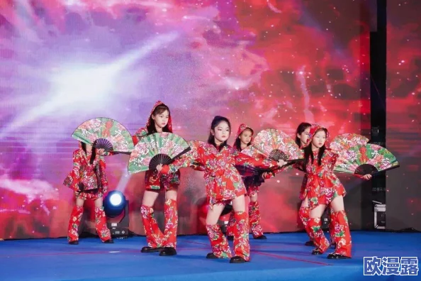 激情婷婷，真是让人感受到青春的活力与热情，令人难以忘怀！