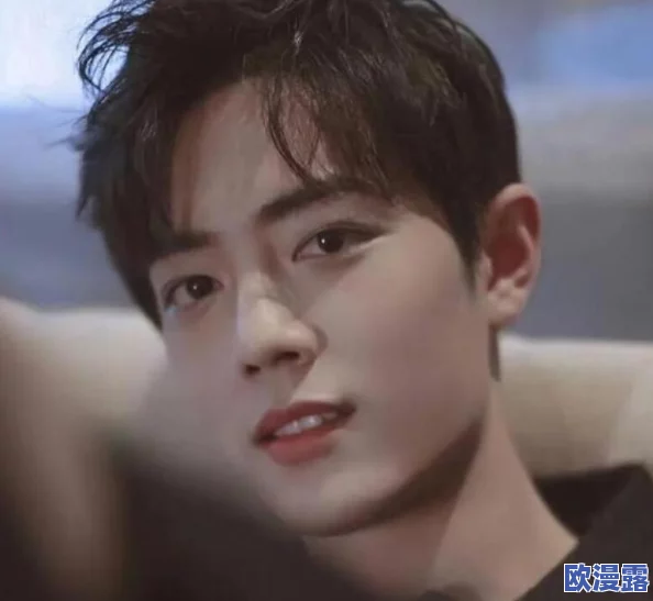 黄＊h网友认为这一现象反映了社会对某些问题的关注度提升，同时也引发了关于个人隐私和公共利益的讨论