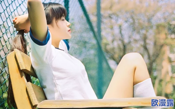 美女久久久网友认为这个标题引发了对美的多元理解，大家纷纷分享自己的看法和体验，讨论什么才是真正的美