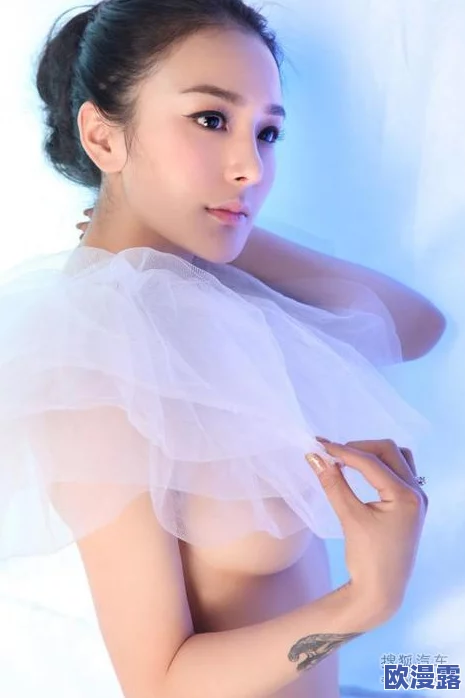 国模孕妇模特季玥之粉红展现了母爱的力量与美丽,传递出积极向上的生活态度和对未来的无限希望 国模孕妇模特季玥之粉红展现了母爱的力量与美丽,传递出积极向上的生活态度和对未来的无限希望