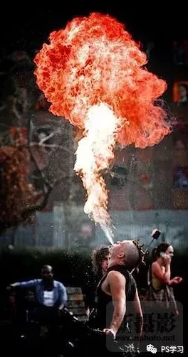 久久精品人网友推荐这部作品以其独特的视角和深刻的主题引发了广泛讨论值得一看让人思考人生与社会的关系