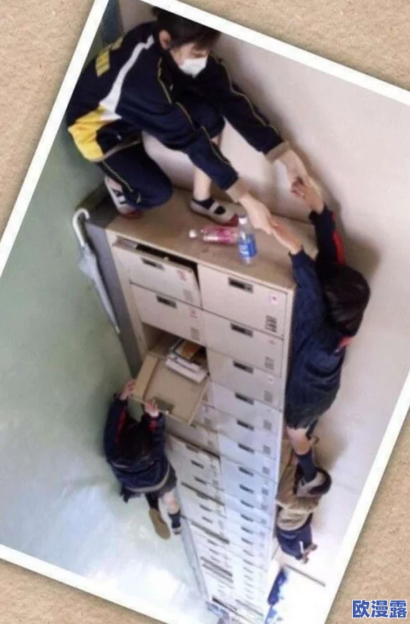 我同桌上课把我奶罩扒了友谊的力量让我们在课堂上更加团结互助，共同面对挑战，携手成长，创造美好回忆